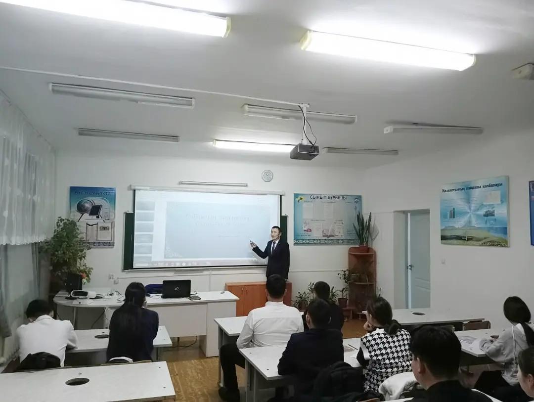 9 "Ә" сыныбымен сынып сағат  өтті. Тақырыбы:"Біздің қоғамдағы азаматтық жауапкершілік".