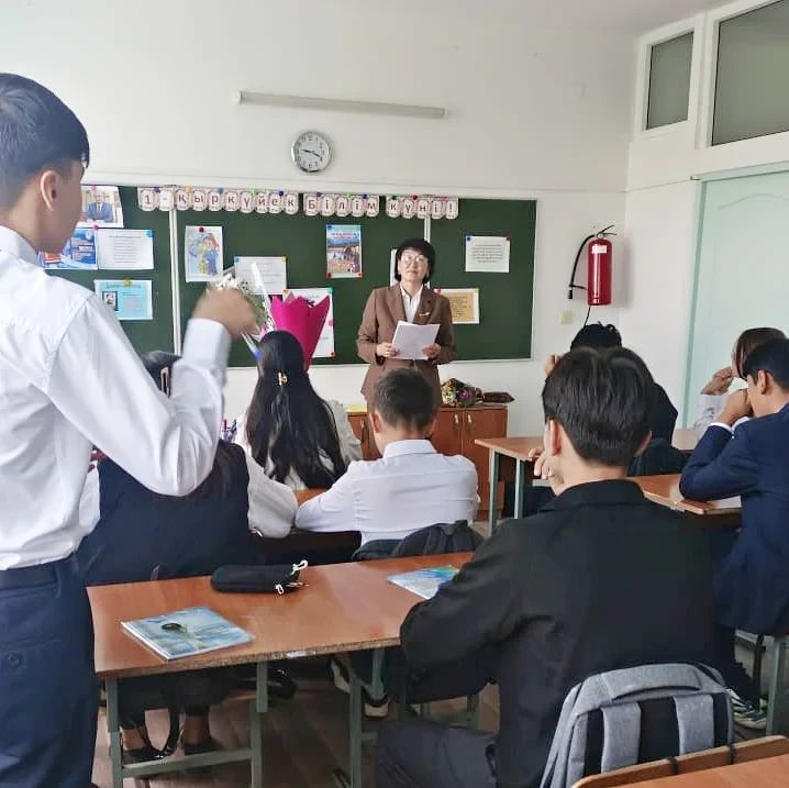 “Ж.Жақыпбаев атындағы орта мектебі” Education Department of Kerbulak districtнің 9«Ә» сыныбында «Менің отаным-Қазақстан» тақырыбында сынып сағаты өткізілді.