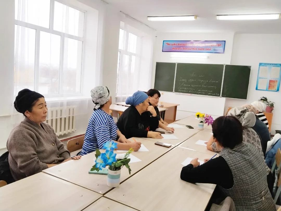 "Ж.Жақыпбаев атындағы орта мектебі" Education Department of Kerbulak districtнде біртұтас тәрбие жоспарына сәйкес 9"А" сынып ата-аналарының кезекті 2- ші "Ата-аналар" жиналысы өтілді.