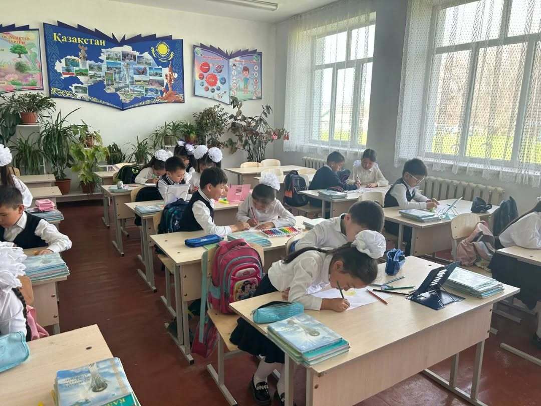 2 “А”сыныбында  “Ұлы өнер табысқа алғашқы қадам” тақырыбында сынып сағаты өтілді.